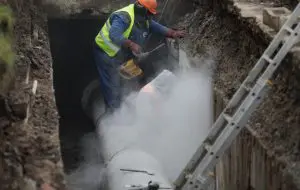 Plătim ce nu consumăm: peste 30% din energia termică livrată municipiilor din România se pierde