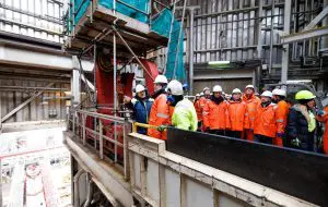 Premierul a vizitat platforma-gigant Transocean Barents, care va începe curând forajul în Neptun Deep
