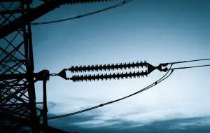 Rețelele de distribuție a electricității, „giganți nevăzuți” ai tranziției energetice // ANALIZĂ