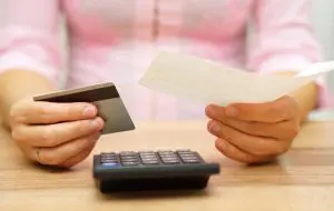 Consumatorii vulnerabili, sprijiniți de stat după 1 iulie