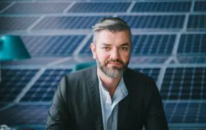 LONGi și Enexus accelerează proiectele solare din România cu 300 MW de module fotovoltaice