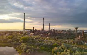 Rompetrol construiește o centrală fotovoltaică pentru rafinăria Petromidia