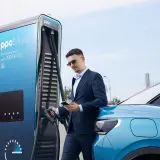 PPC instalează stații de încărcare a mașinilor electrice la magazinele Altex