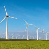 România ar trebui să crească ponderea energiei regenerabile (studiu)
