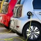 Cum pot fi optimizate costurile energetice și congestiile rețelelor cu ajutorul mașinilor electrice?